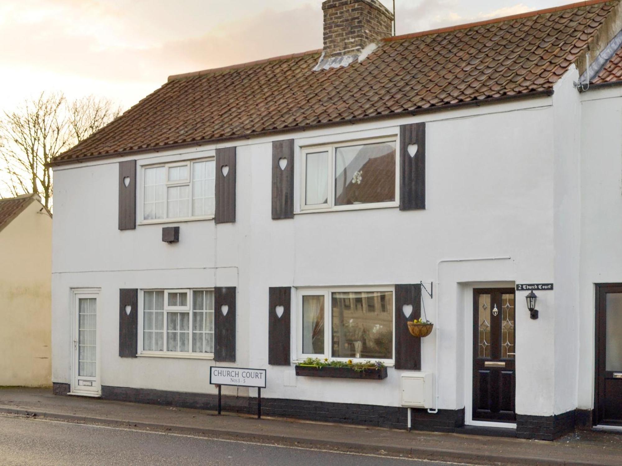 Church Court Cottage Beeford Exterior photo